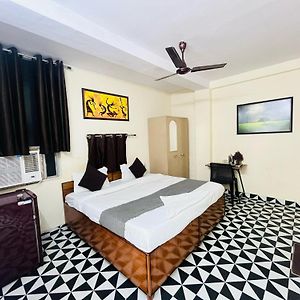 Hotel Peace - 5 Mins Away From Us Embassy